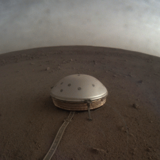 Ученые из НАСА записали звуки Марса. Это рокот и гул тектонических плит