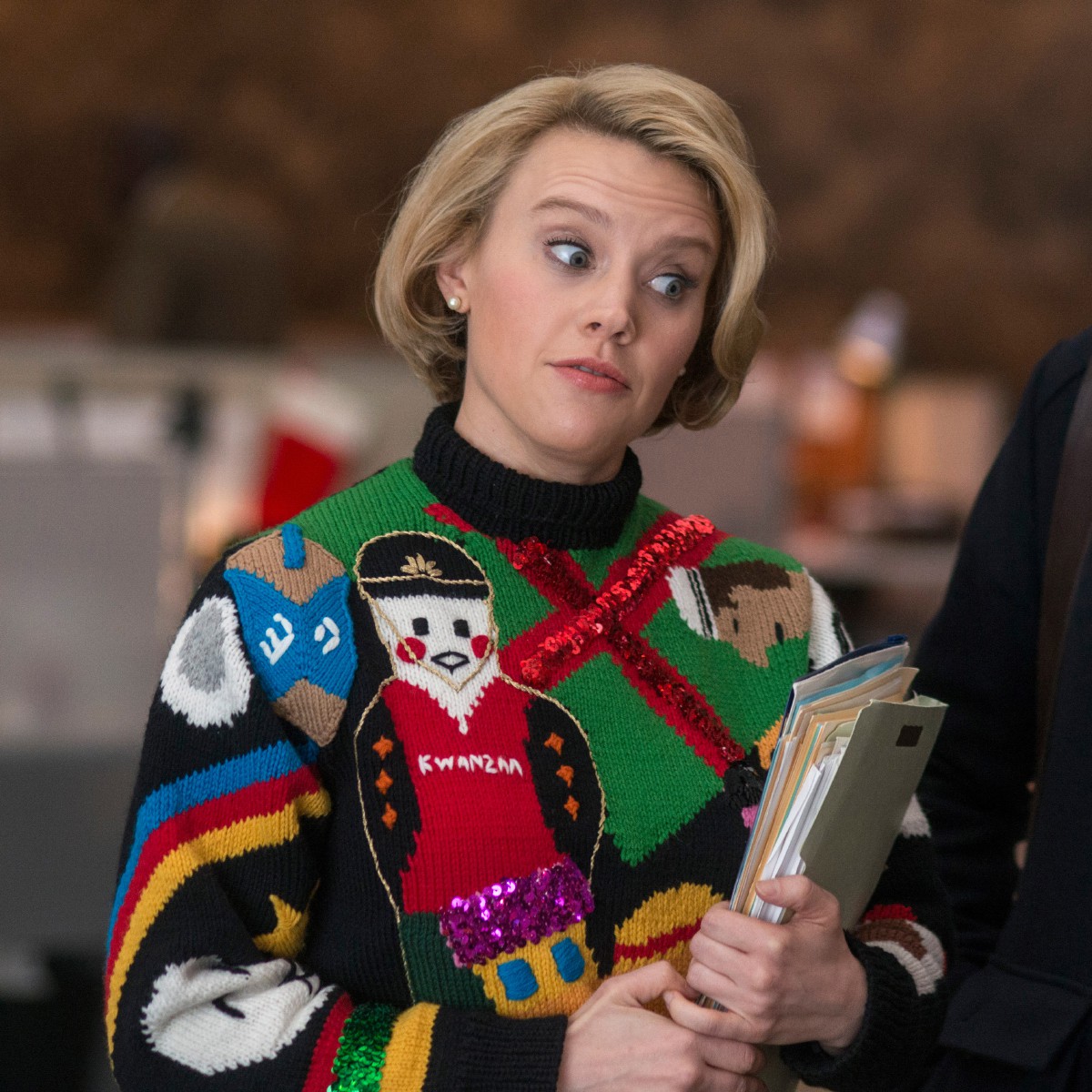 Kate mckinnon office christmas party sweater