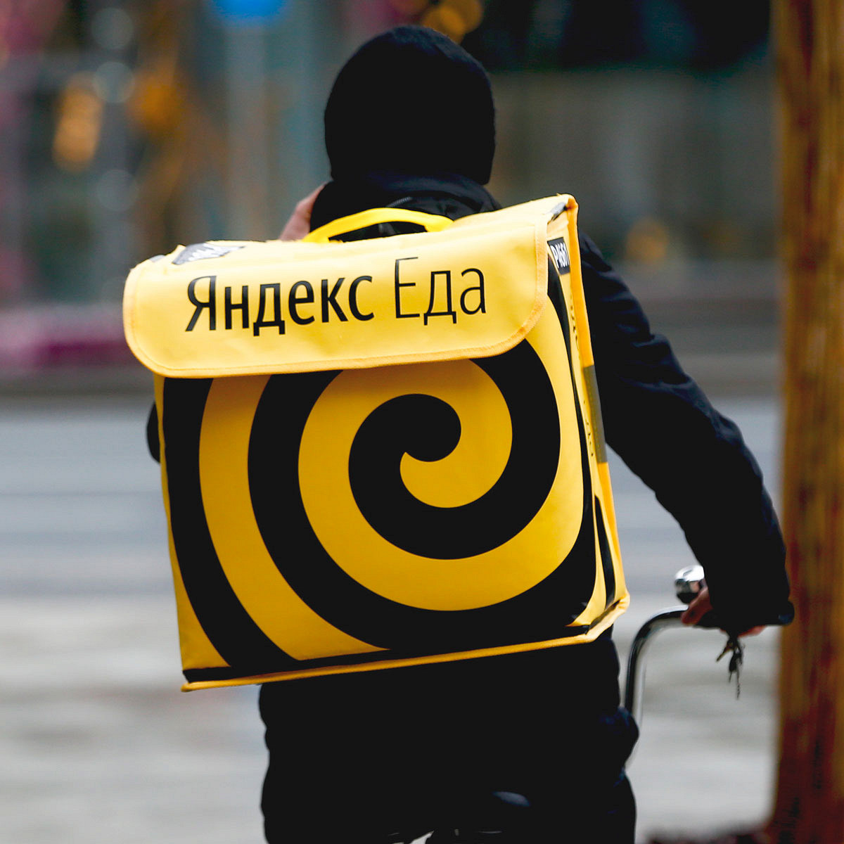 В сети обсуждают слитые данные клиентов «Яндекс.Еды»: одни шутят, другие думают о переезде