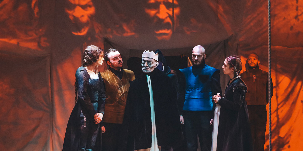 «Если хочешь идти — иди»: в театре «Шалом» поставили «Лира»