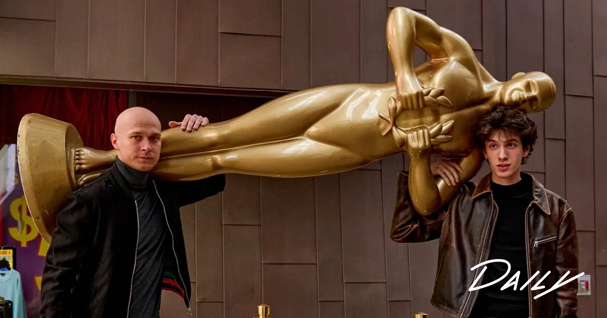 Эротикалық ана мен ұлы еркелету жыныстық қатынасқа айналады