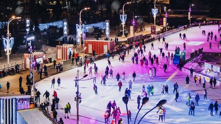 Новый год в Москве спортивные события ледовые шоу катки и катания на упряжках