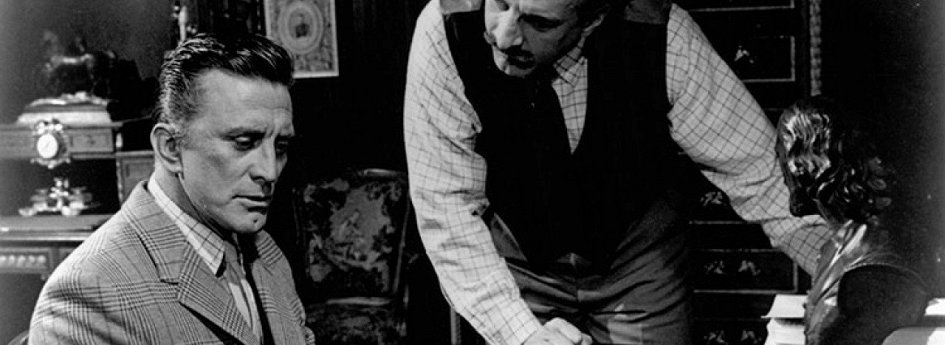 Кино: «Список Эдриана Мессенджера» Кино: «Список Эдриана Мессенджера»