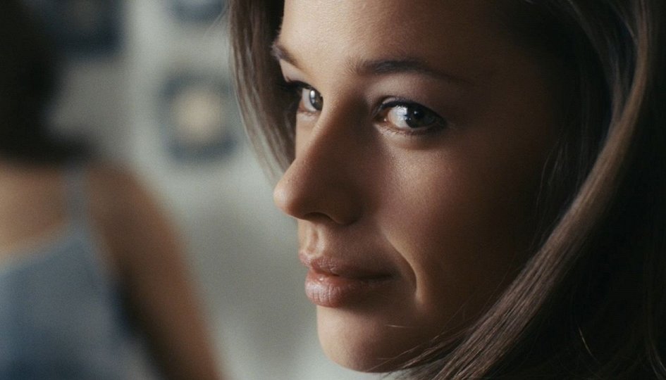 Кино: «Смех в темноте» Кино: «Смех в темноте»