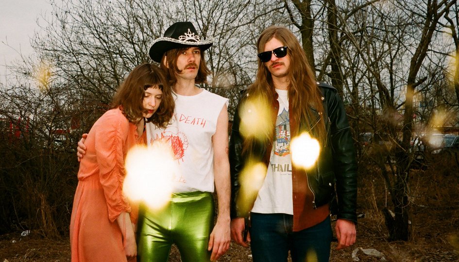 Концерты: «Помощь другу»: Sonic Death, «Он юн», «Голландский штурвал» Концерты: «Помощь другу»: Sonic Death, «Он юн», «Голландский штурвал»