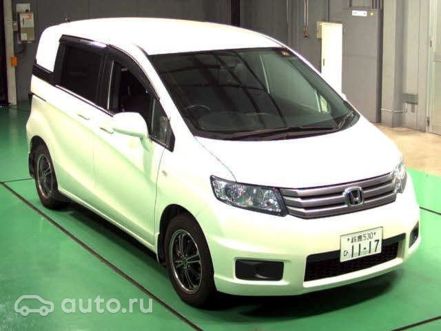 Обзор Honda Freed Hybrid и Honda Freed Spike