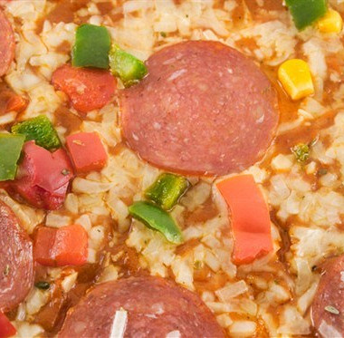 Рецепт Пицца сборная c сельдью, копченой колбаской и грибами