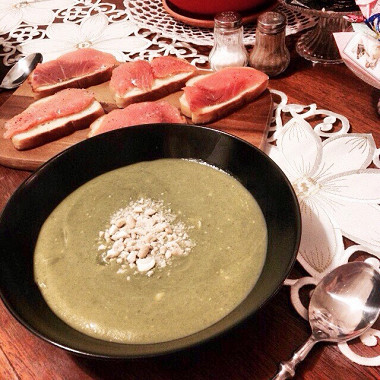 Рецепт Суп-пюре из брокколи и шпината с плавленым сыром
