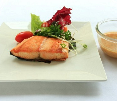 Рецепт Маринованный лосось в саке и васаби с ароматным соусом