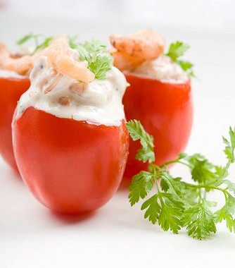 Рецепт Летний салат из помидоров с креветками