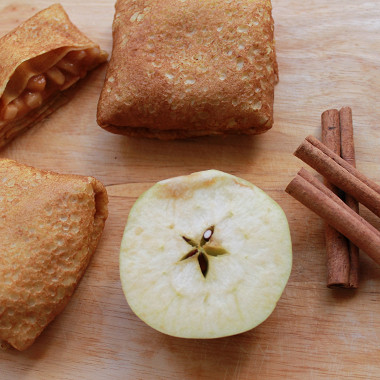 Рецепт Блинчики с яблоками в карамели