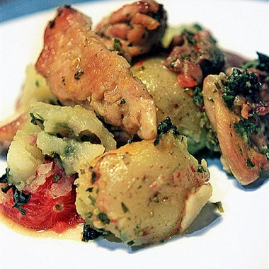 Рецепт Куриные бедрышки запеченые с картофелем и томатами