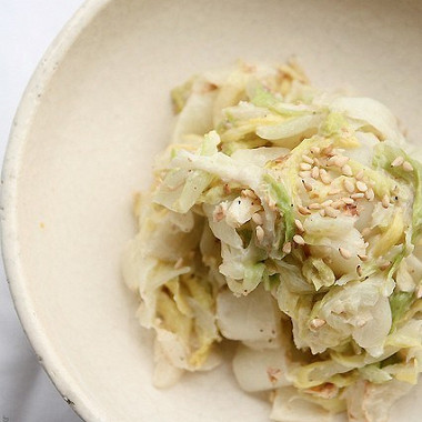 Рецепт Теплый салат из капусты и яблока