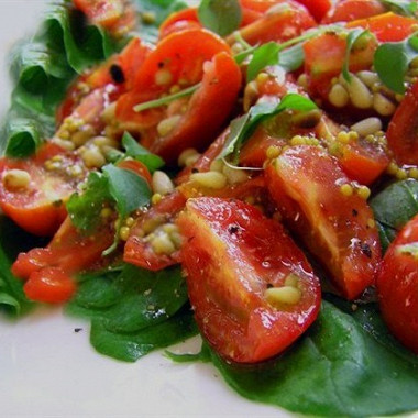 Рецепт Салат из шпината с пармезаном