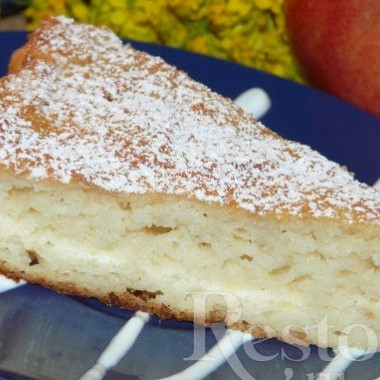 Рецепт Сочный манно-яблочный пирог