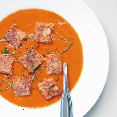 Рецепт Острый томатный суп с сырными гренками