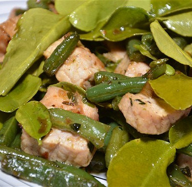 Рецепт Жареная свинина с рыбным соусом и зеленой фасолью