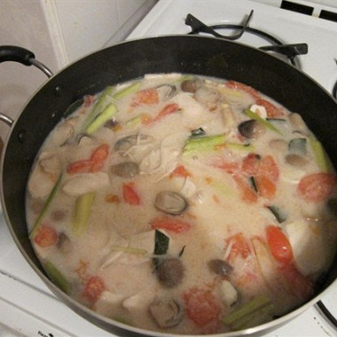 Рецепт Тайский суп том-кха с кокосовым молоком и морепродуктами