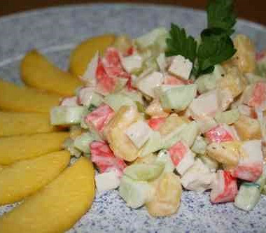 Рецепт Грибной салат с ананасами и крабовым мясом