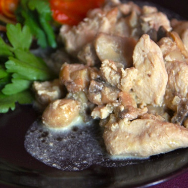 Рецепт Курица с шампиньонами в сливочном соусе