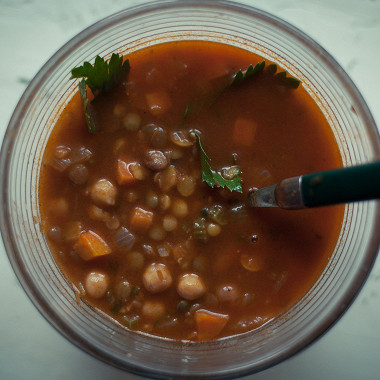 Рецепт Томатный суп с пятью видами бобовых