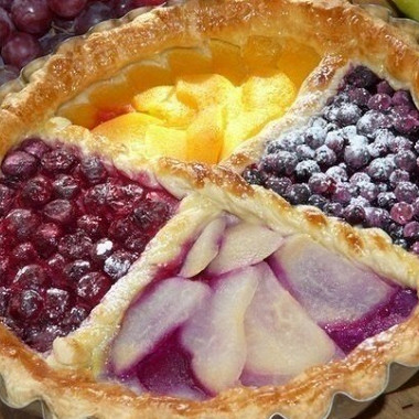 Рецепт Пирог из слоеного теста с ягодами и фруктами
