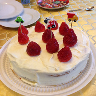 Рецепт Летний ягодный торт с белым шоколадом