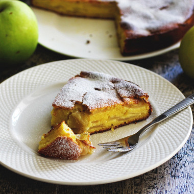 Рецепт Творожный пирог с яблоками и сметаной