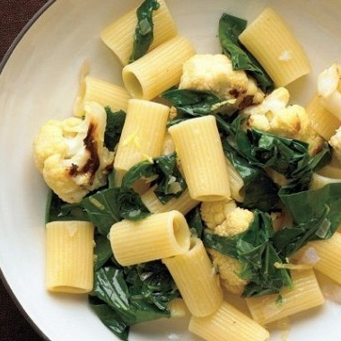 Рецепт Паста с цветной капустой и шпинатом