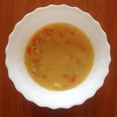 Фото рецепт Гороховый суп с беконом и свиными ребрышками