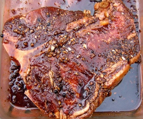 Чесночно-винный маринад для говядины и курицы