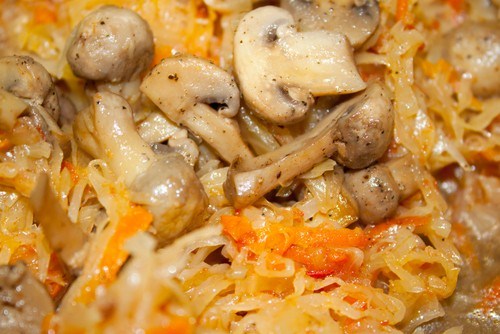Солянка грибная с томатным пюре