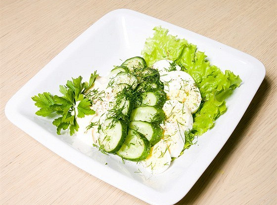 Салат из огурцов