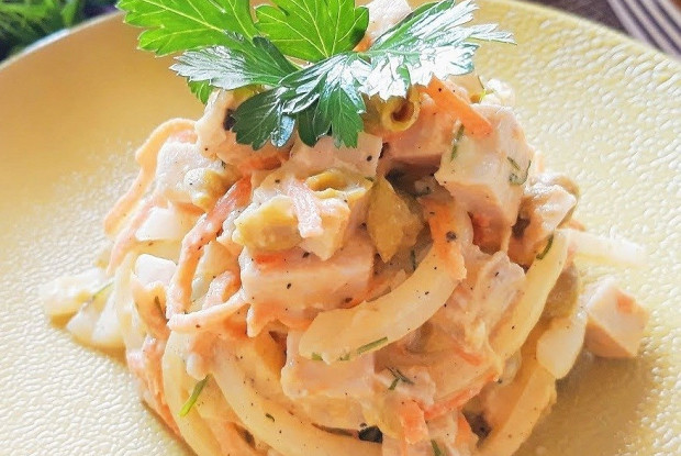 Салат с отварной свининой и зеленым горошком рецепт