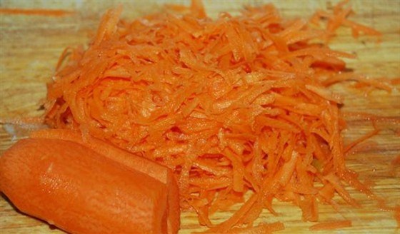 Салат из моркови и сыра