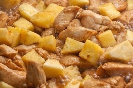 Курица с ананасами и лаймом
