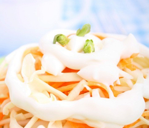 Салат из моркови с чесноком