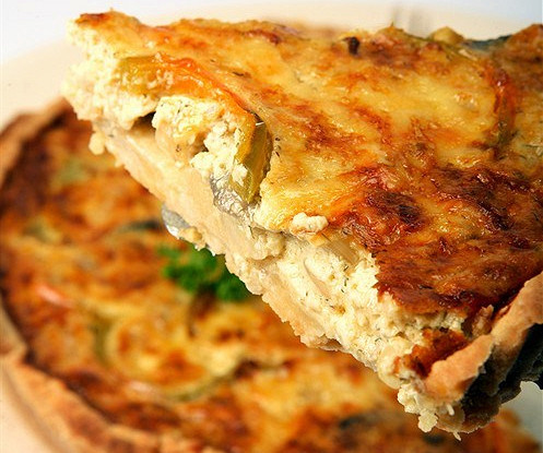 Луковый пирог с грюйером