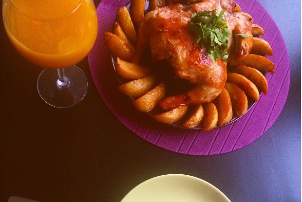 Курица в медово-чесночном соусе, запеченная в духовке