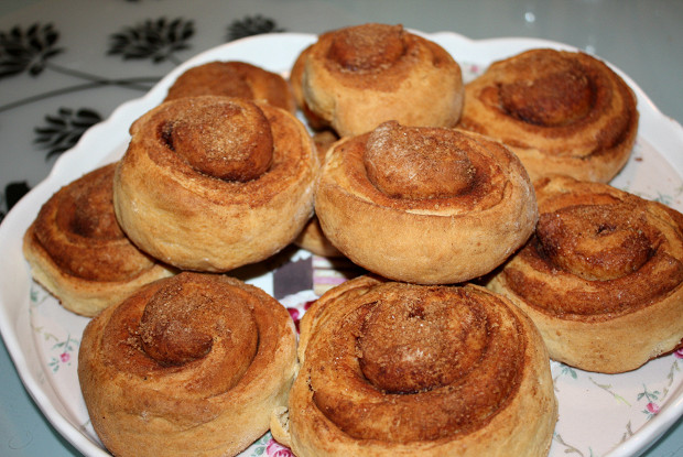 Булочки с корицей на дрожжах