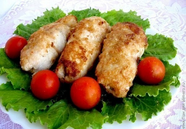 Куриные рулетики с грибами на сковороде