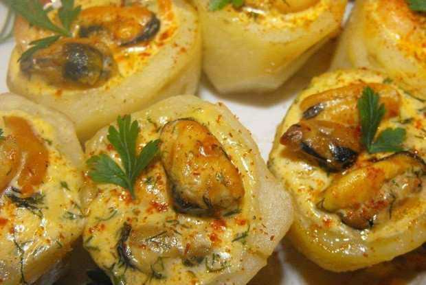 Картофельная закуска с мидиями